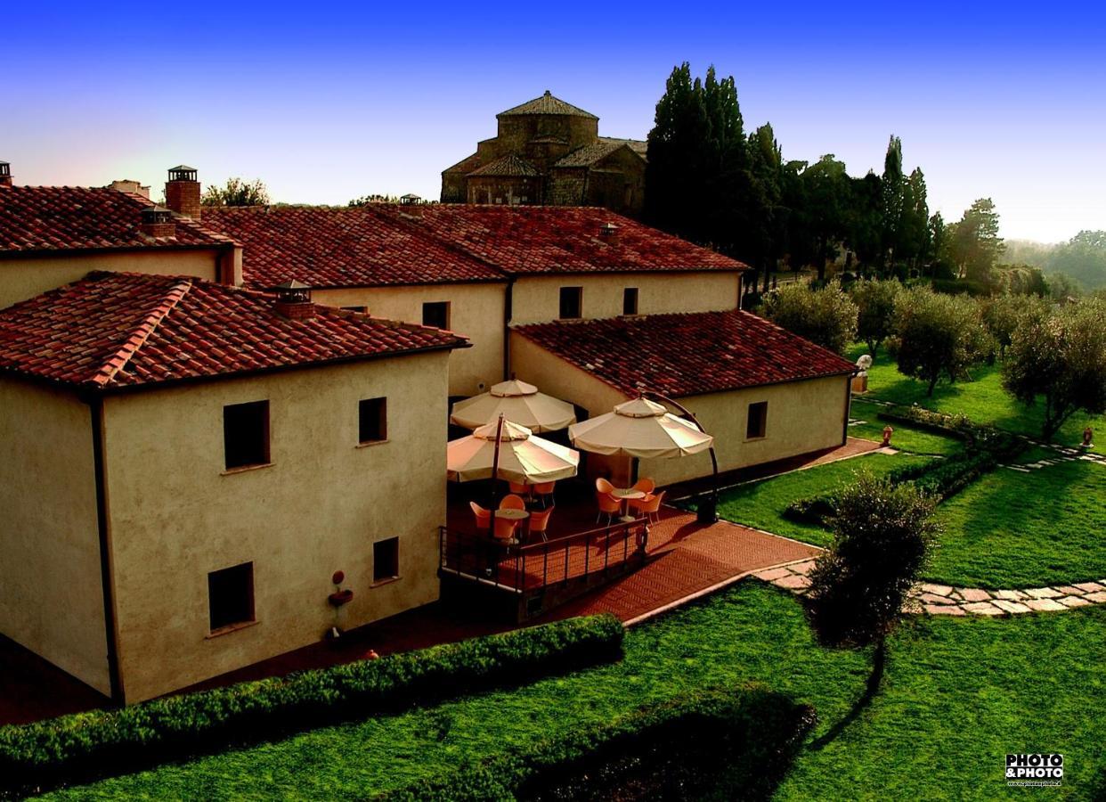 Sovana Hotel & Resort Luaran gambar